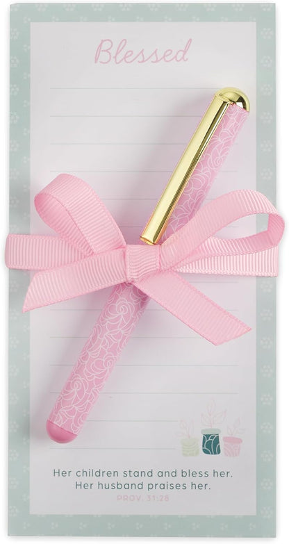 Christian Art Gifts Compact Magnetic Notepad & Medium Ballpoint Pen Set: Trust in the Lord Inspirational Scripture, Shopping Lists, Memos, Reminders, 70 Lined Easy Tear-off Sheets, Purple/Teal Floral