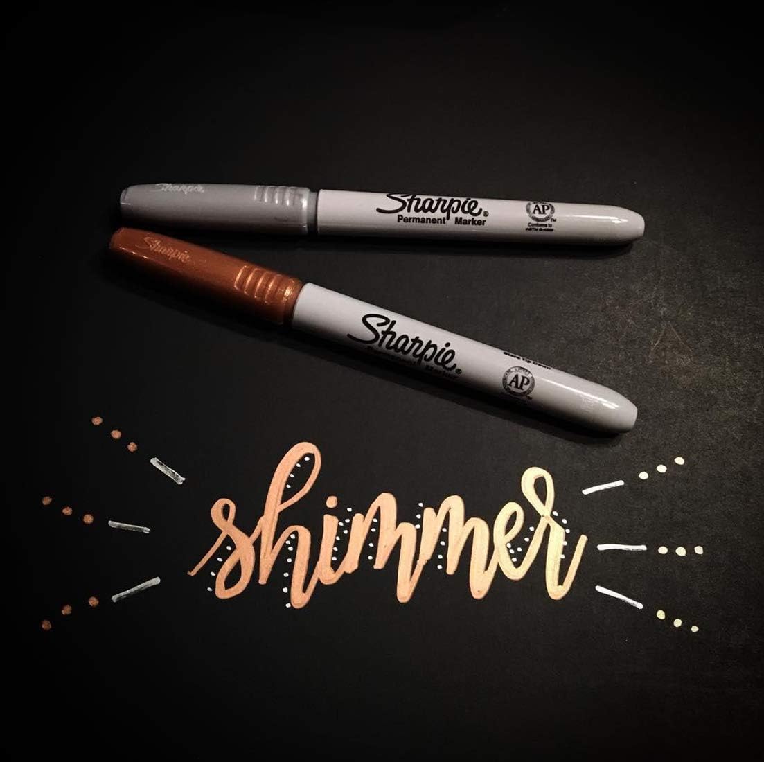 Sharpie Metallic Permanent Markers | Fine Point for Bold Details | Gold | 1 Marker Pen