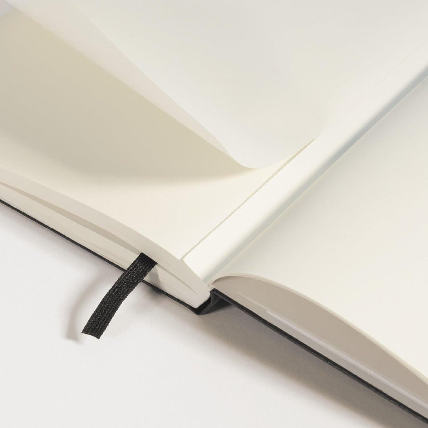LEUCHTTURM1917 - Notebook Hardcover Medium A5-251 Numbered Pages for Writing and Journaling (Navy, Ruled)