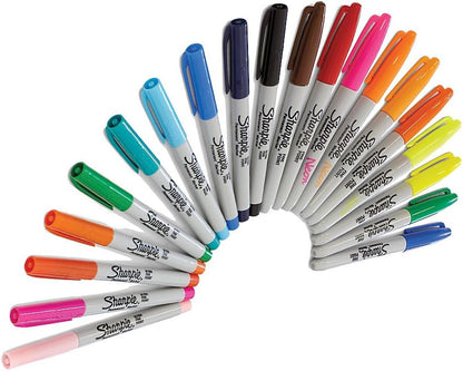 Sharpie Permanent Markers | Fine Point for Bold Details | BlackBlueRed and Green Ink Colours | 4 Marker Pens