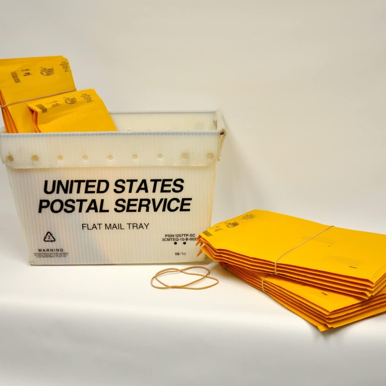 Upgrade Office Supply UPG22733 Rubber Bands, Size #33 (3-1/2” x 1/8”), 150 Bands, 1/4 lb, USA