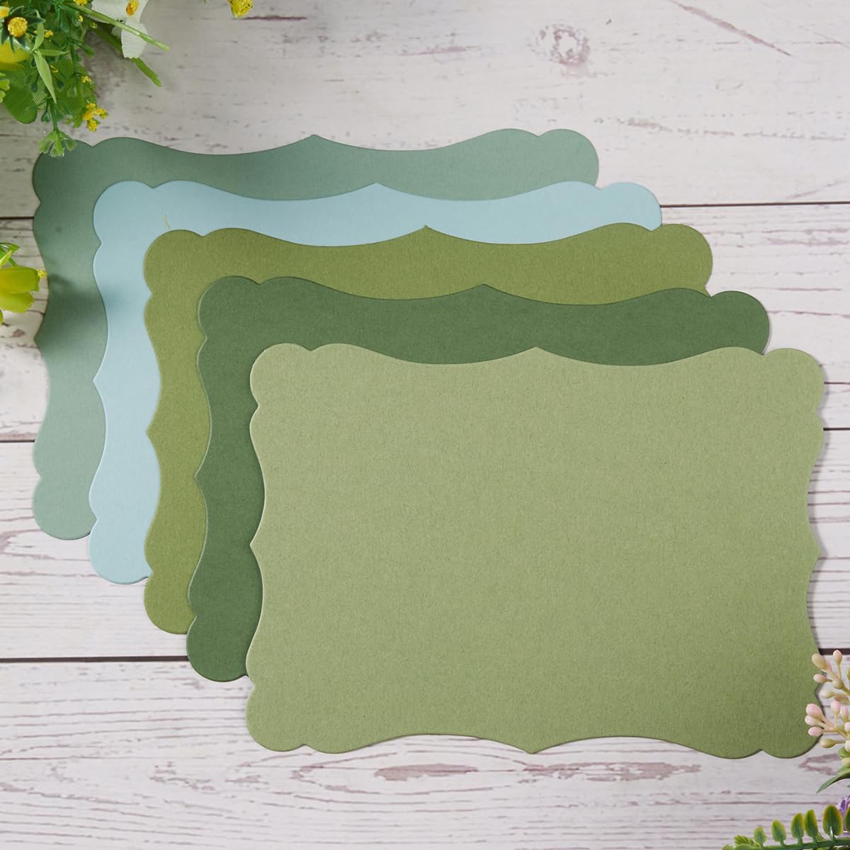 50 Pack Blank Kraft Cards Cardstock Thick Paper Brown Greeting Cards for DIY Gift Card Menus, Baby Shower and Wedding Invitations (Multicolored, 5x7IN)