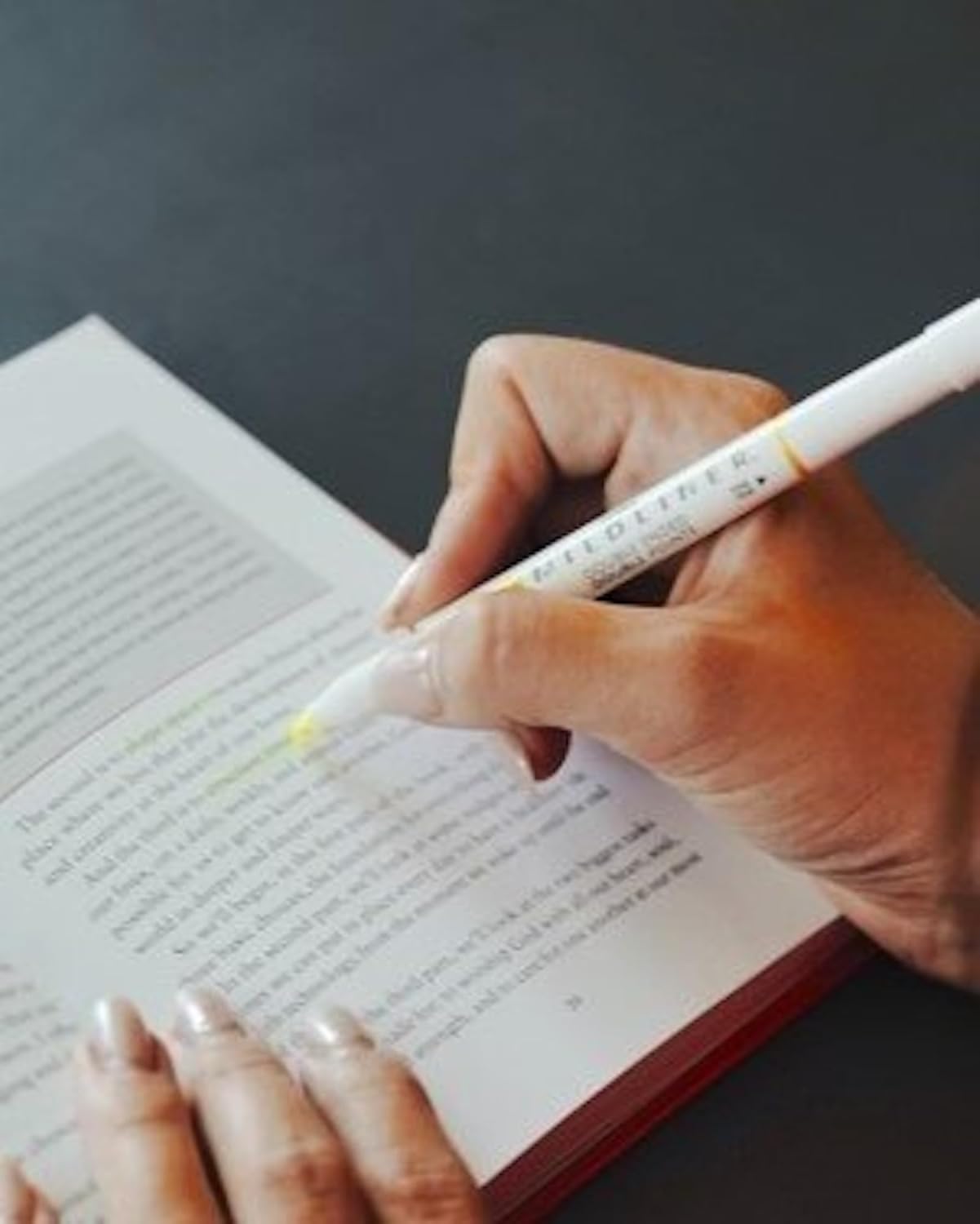 Zebra Pen F-301 Ballpoint Black, Blue, Red and Green Ink, Fine Point 0.7mm Pen, Easy-Glide Ink, Stainless Steel Retractable, Non-Slip Grip, Professional Design, Ideal for Office, 4-Pack (27174)