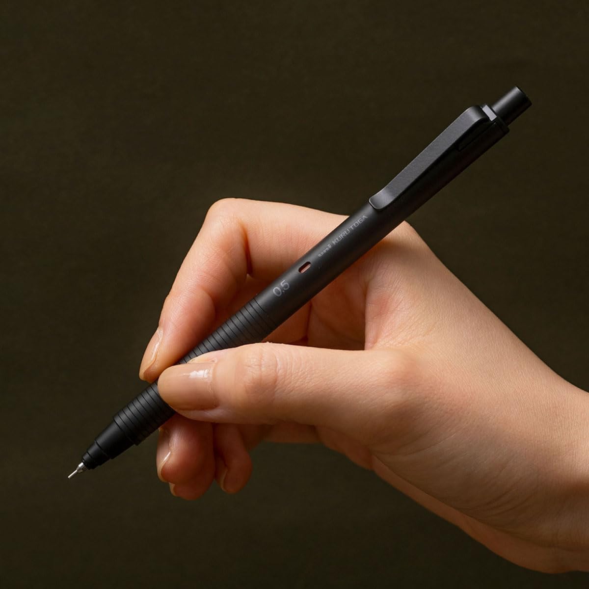 Uni Kuru Toga Metal Mechanical Pencil, Auto Lead Rotation, 0.5mm Fine Point, All-Metal Body, Silent Blue, M5KH1P.10