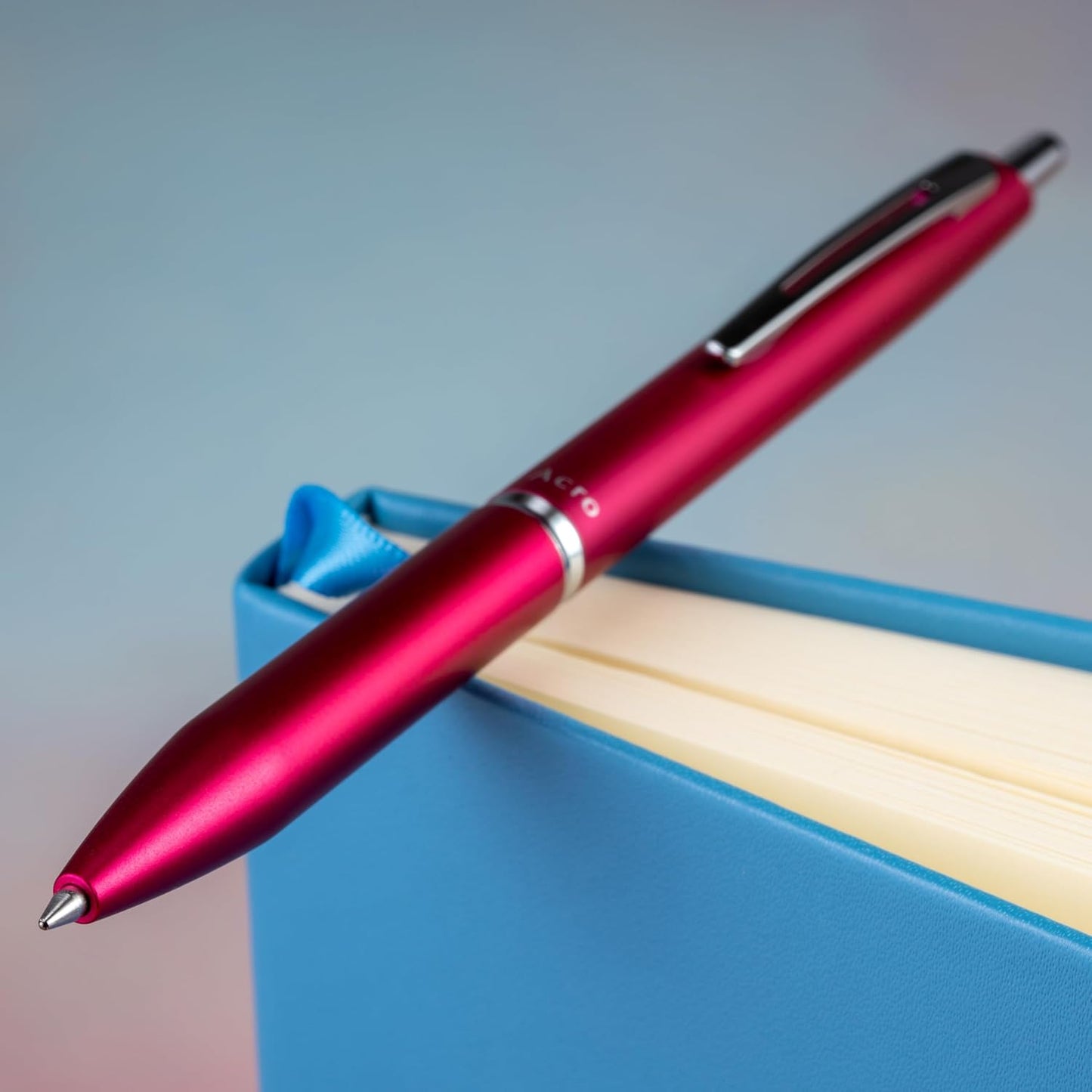 PILOT Acroball 1000 Ultra-Premium Refillable & Retractable Ball Point Pen, Gold Barrel, Fine Point, Black Ink, Single Pen (13662).