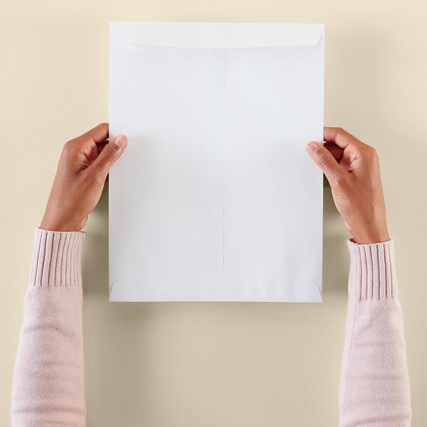 Amazon Basics Catalog Mailing Envelopes, Peel and Seal, 10 x 13 Inch, White, 100-Pack
