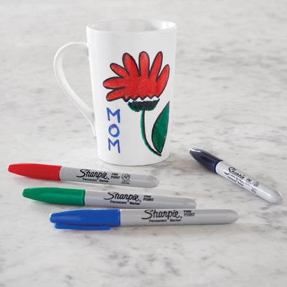 Sharpie Permanent Markers | Fine Point for Bold Details | BlackBlueRed and Green Ink Colours | 4 Marker Pens