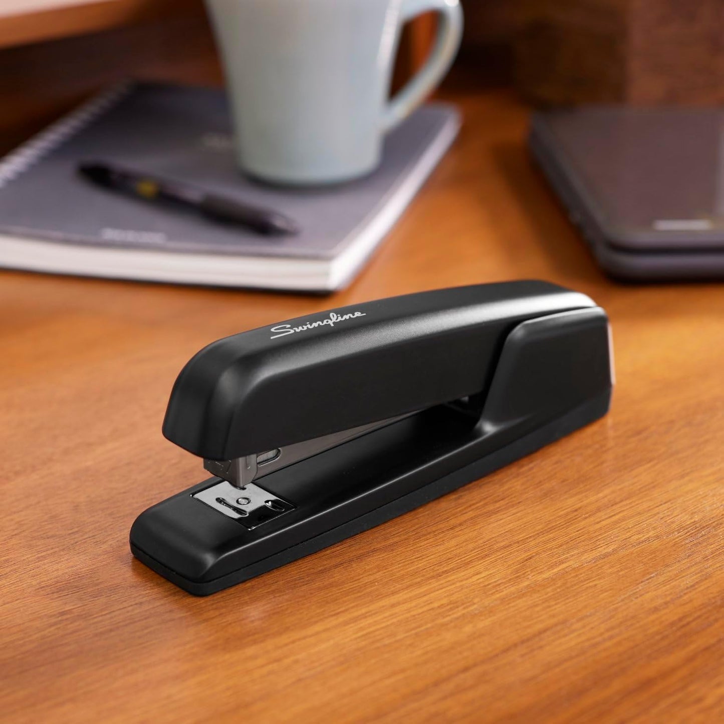 Swingline Stapler, 30 Sheet Capacity, 747 Business Stapler, Jam Free, Metal, Rio Red (74736)