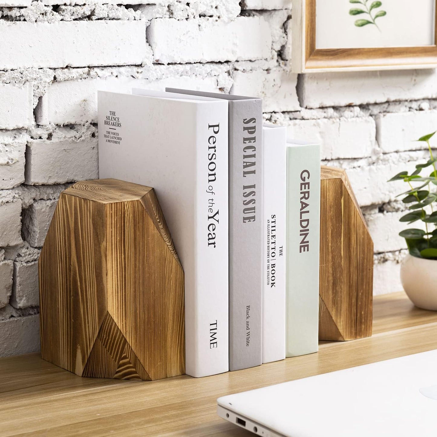 MyGift Brass Wood Decorative Bookends Triangular Design, Office Desk Wooden Book Ends, Book Stand for Shelves with Tone Ring Accent, Rustic Burnt