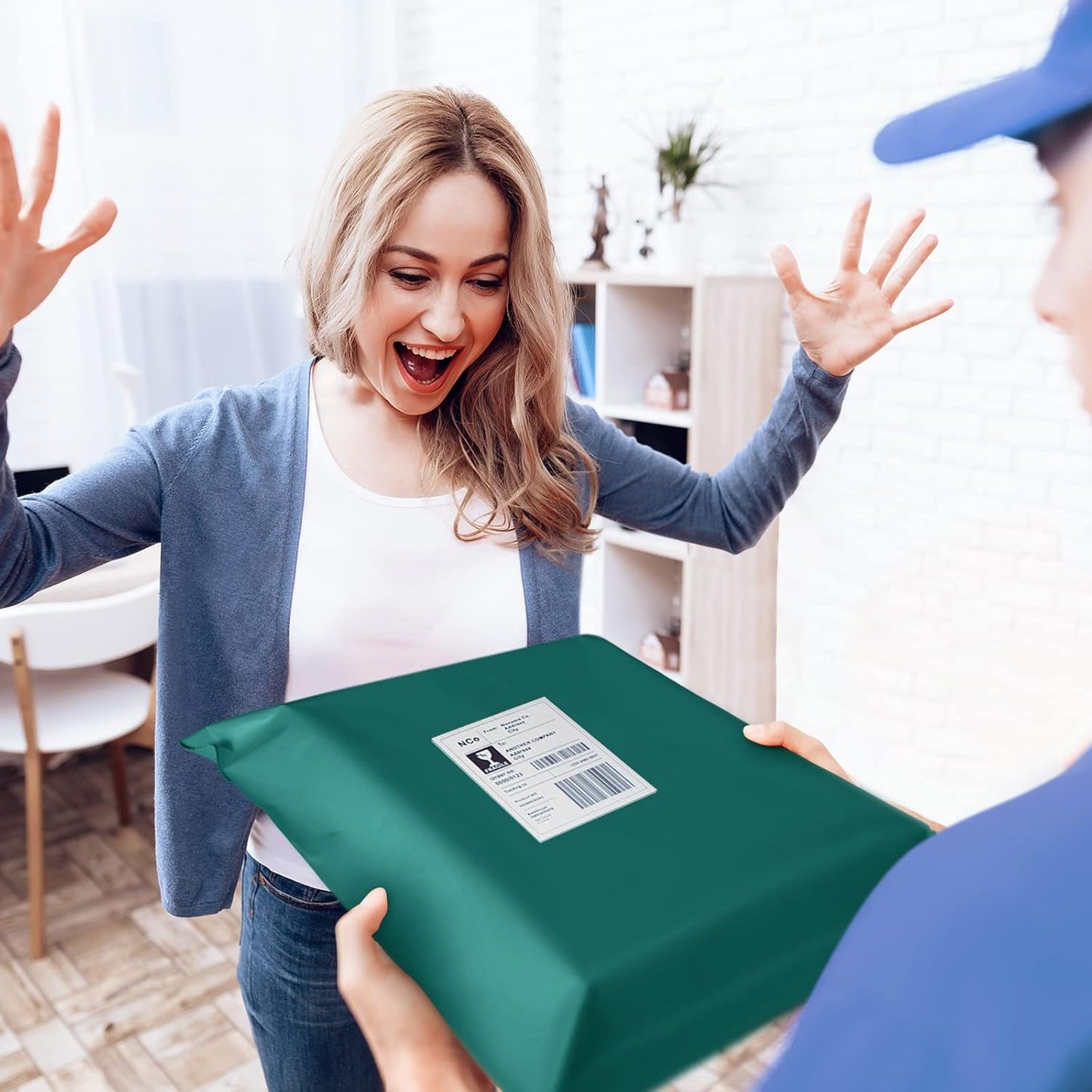 Fuxury Poly Mailers 10x13 Inch 50 Pcs, Waterproof Shipping Bags for Clothing, Strong Adhesive Shipping Envelopes for Small Business Suppliers, Self Seal Mailers Poly Bags Mailing Envelopes Purple
