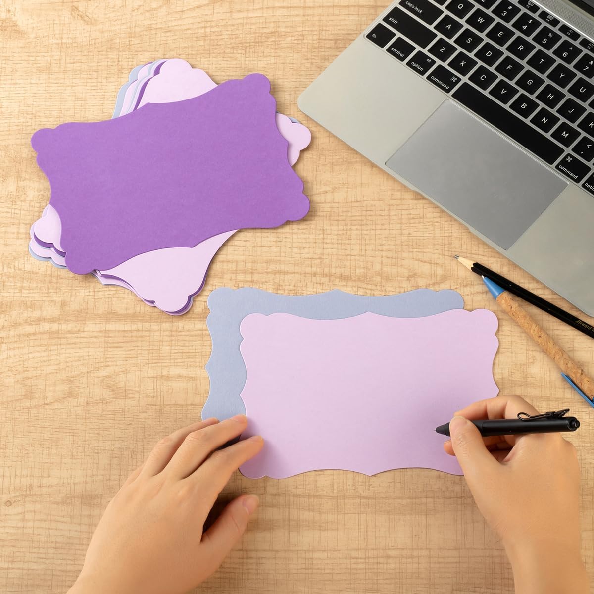 50 Pack Blank Kraft Cards Cardstock Thick Paper Brown Greeting Cards for DIY Gift Card Menus, Baby Shower and Wedding Invitations (Multicolored, 5x7IN)