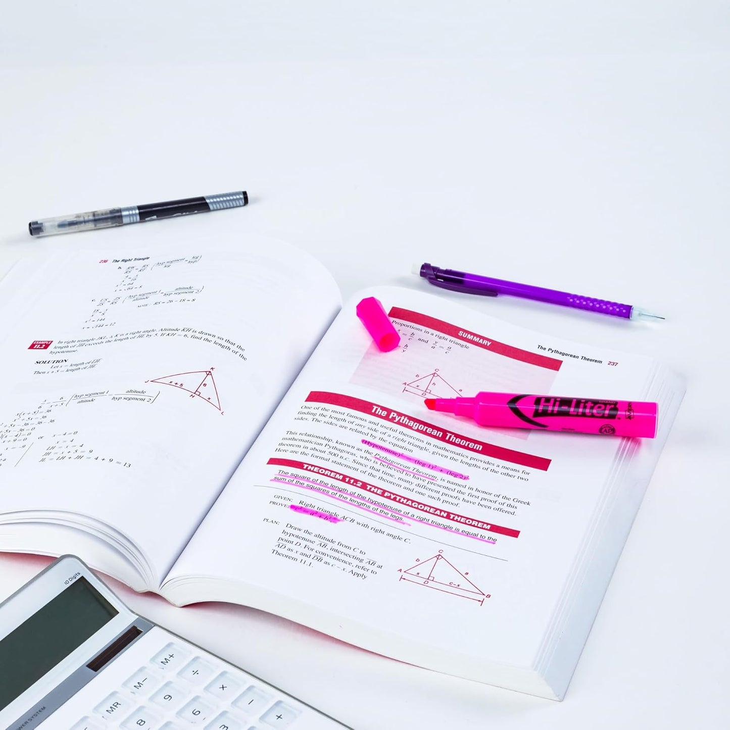 Avery Hi-Liter Desk-Style Highlighters, Smear Safe Ink, Chisel Tip, 12 Fluorescent Pink Highlighters (24010)