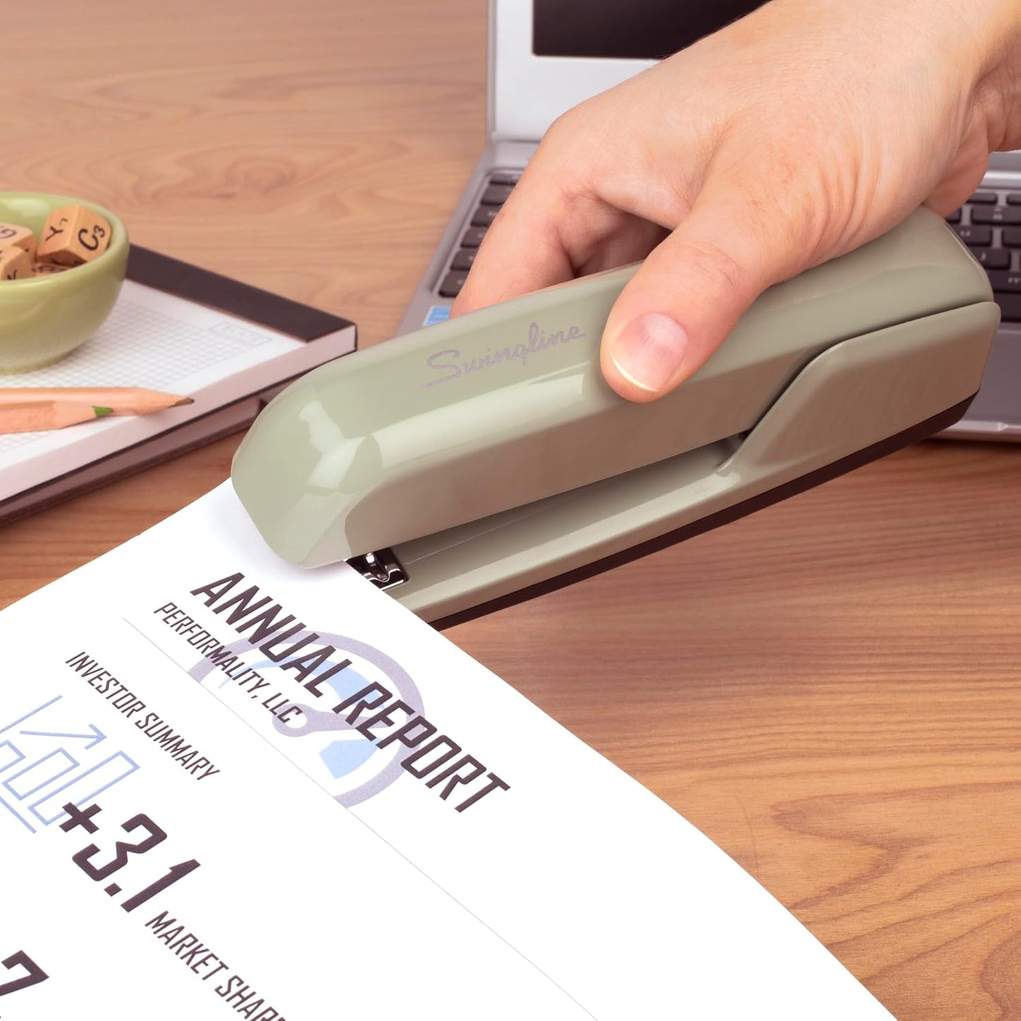 Swingline Stapler, 30 Sheet Capacity, 747 Business Stapler, Jam Free, Metal, Rio Red (74736)