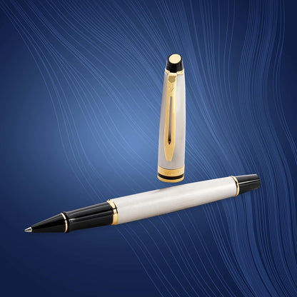Waterman Expert Rollerball Pen, Gloss Black with 23k Gold Trim, Fine Point, Black Ink, Luxury Pen in Gift Box, Great Gift for Coworker