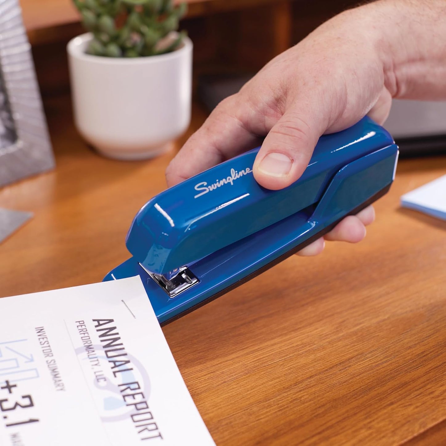 Swingline Stapler, 30 Sheet Capacity, 747 Business Stapler, Jam Free, Metal, Rio Red (74736)