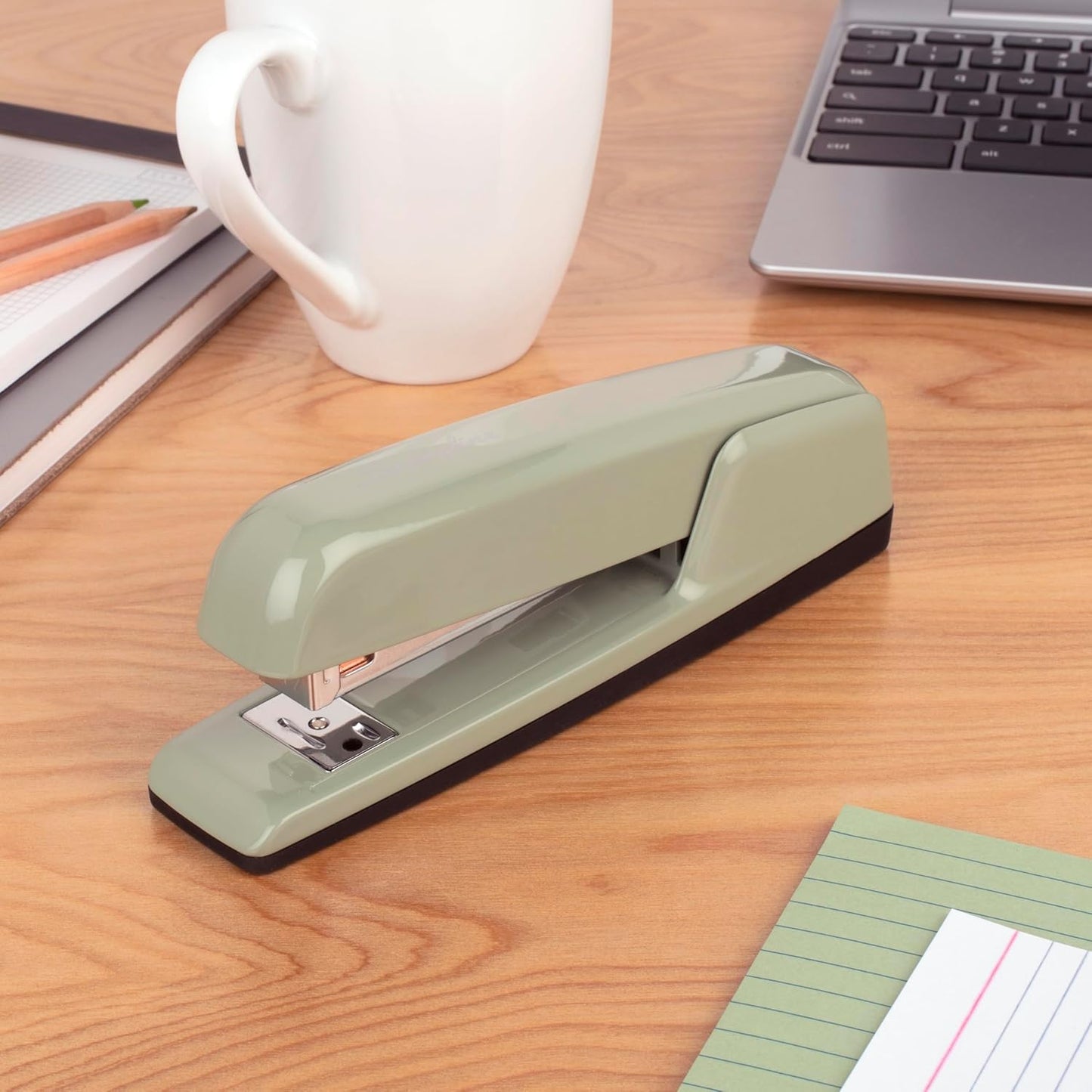 Swingline Stapler, 30 Sheet Capacity, 747 Business Stapler, Jam Free, Metal, Rio Red (74736)