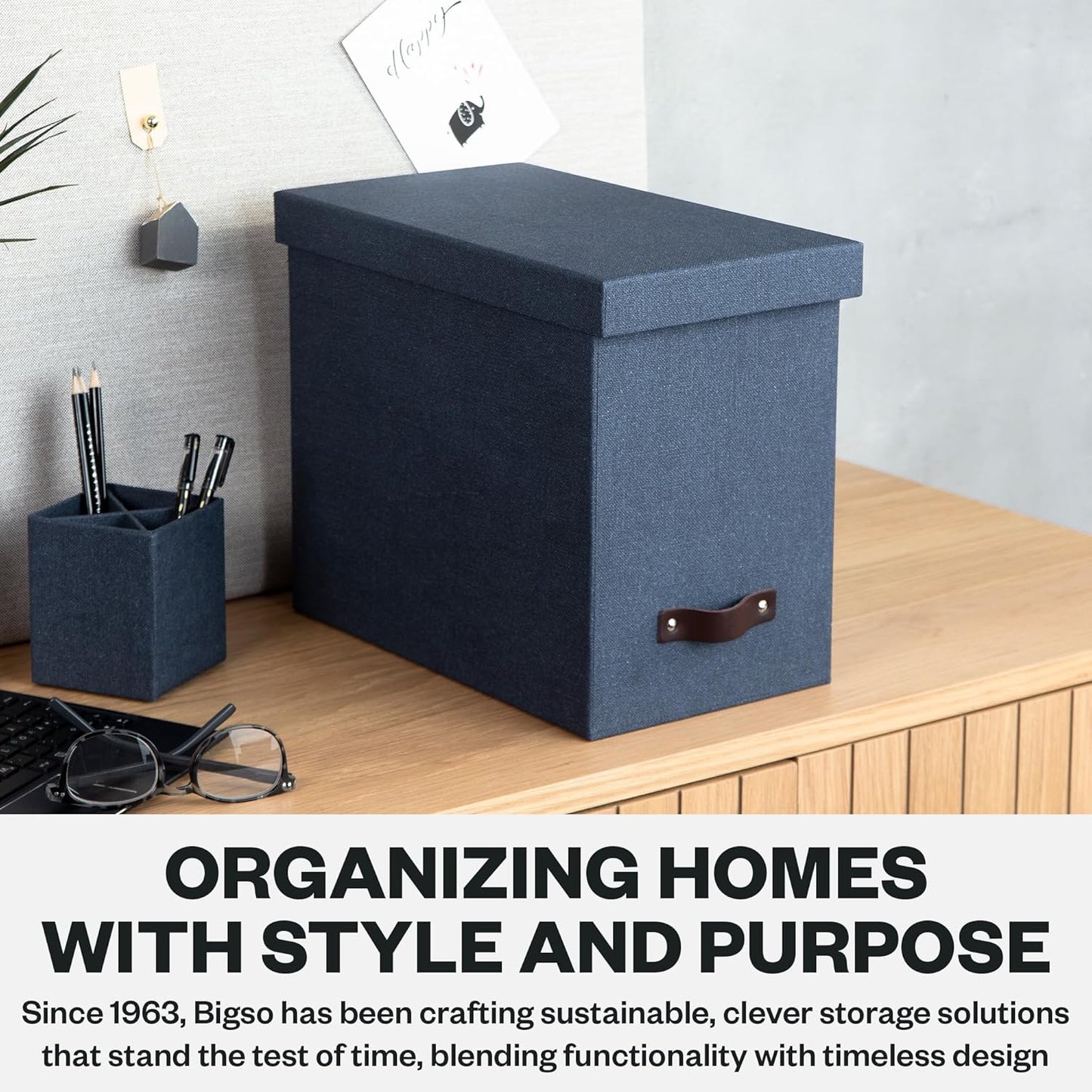 Bigso John Desktop File Box - Storage Solution and Document Organizer for Important Paperwork - Durable Hanging File Box with a Lid and Leather Handle - 7.36 in x 13.26 in x 10.51 in - Grey