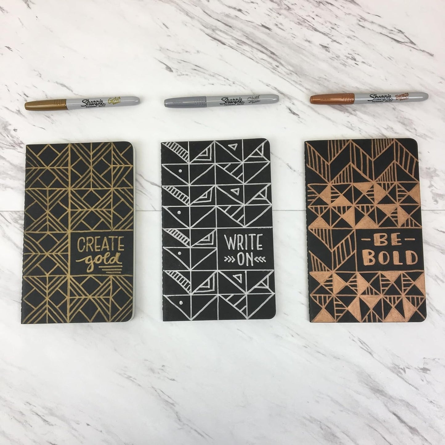 Sharpie Metallic Permanent Markers | Fine Point for Bold Details | Gold | 1 Marker Pen