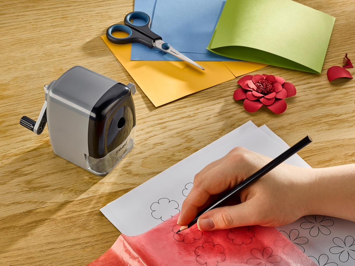 Dahle 133 Pencil Sharpener with Automatic Cutting System, Adjustable Point, Accepts Standard Graphite or Oversized Artist Pencils