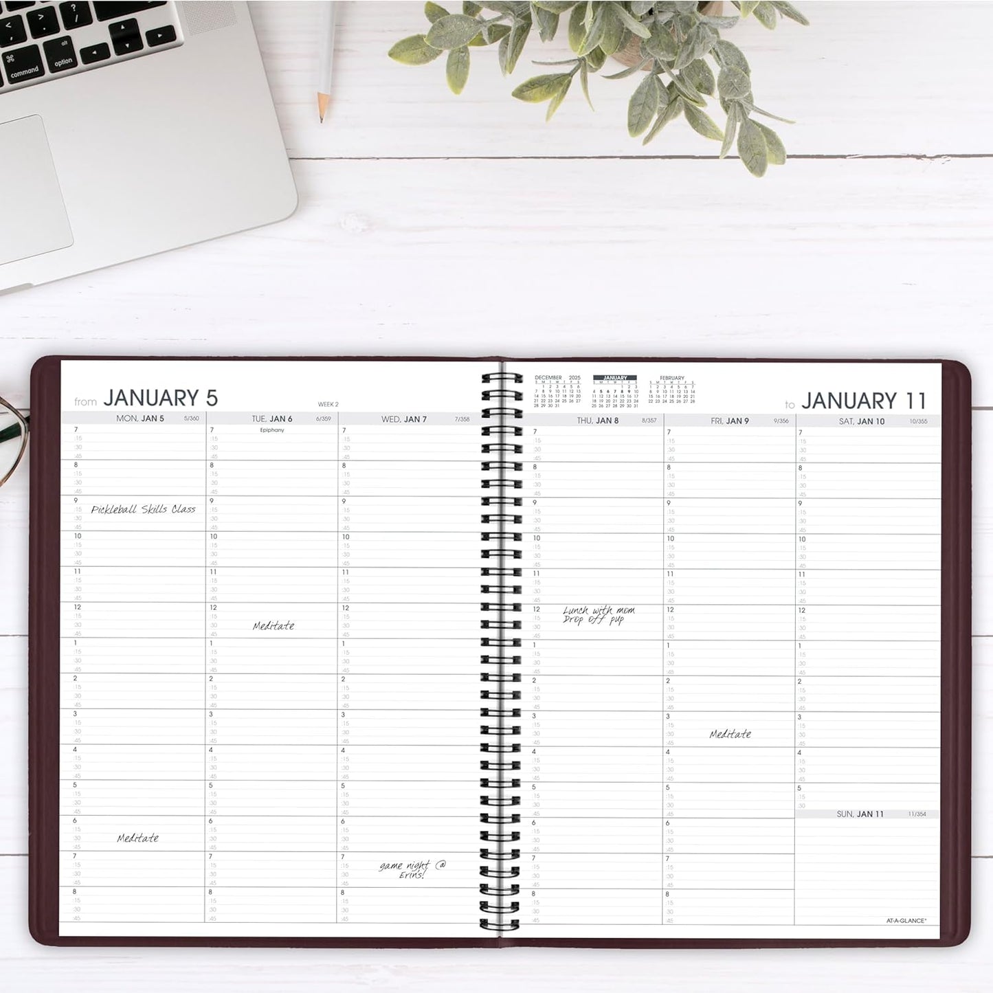 AT-A-GLANCE 2026 Appointment Book Planner, Weekly, 8-1/4" x 11", Large, Black (709500526)