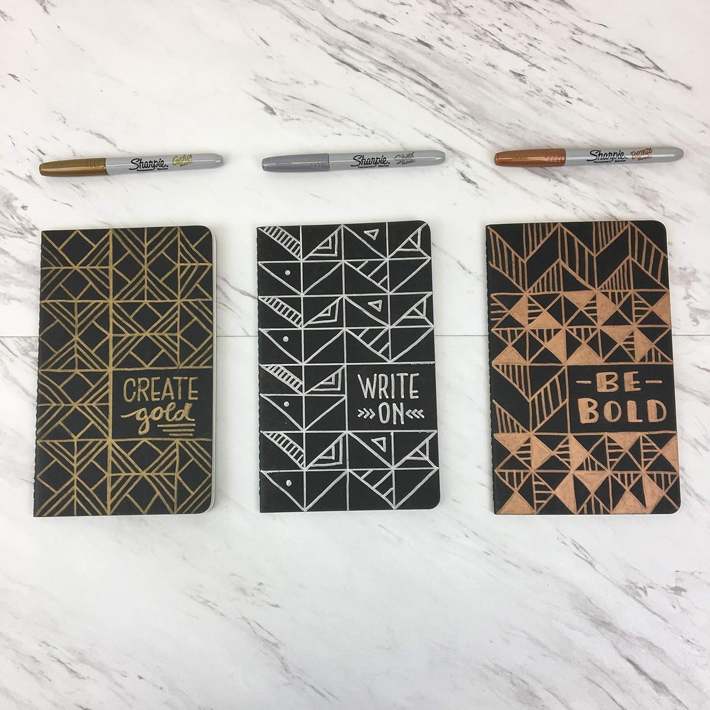 Sharpie Metallic Permanent Markers | Fine Point for Bold Details | Gold | 1 Marker Pen