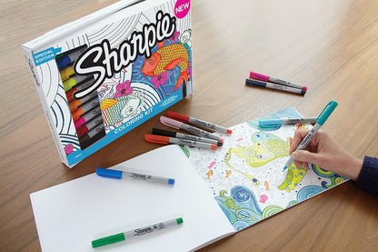 Sharpie Permanent Markers | Fine Point for Bold Details | BlackBlueRed and Green Ink Colours | 4 Marker Pens