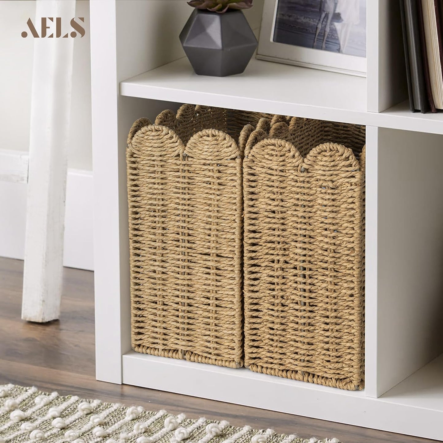 AELS Woven Natural Fibre Magazine Holder, Scalloped Edge Floor Magazine Rack, Hand-woven Organizer, Boho Modern Farmhouse Book Basket, File Newspaper Mail Holder for Office